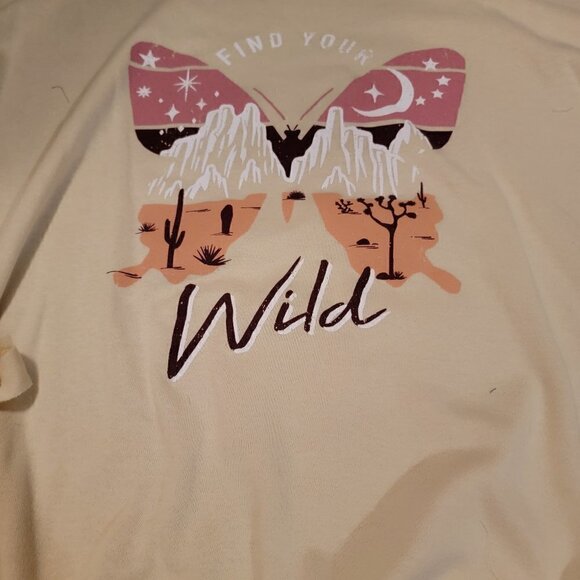 Slit Sleeve Butterfly Sweatshirt.  Cream colored size large - Picture 3 of 7